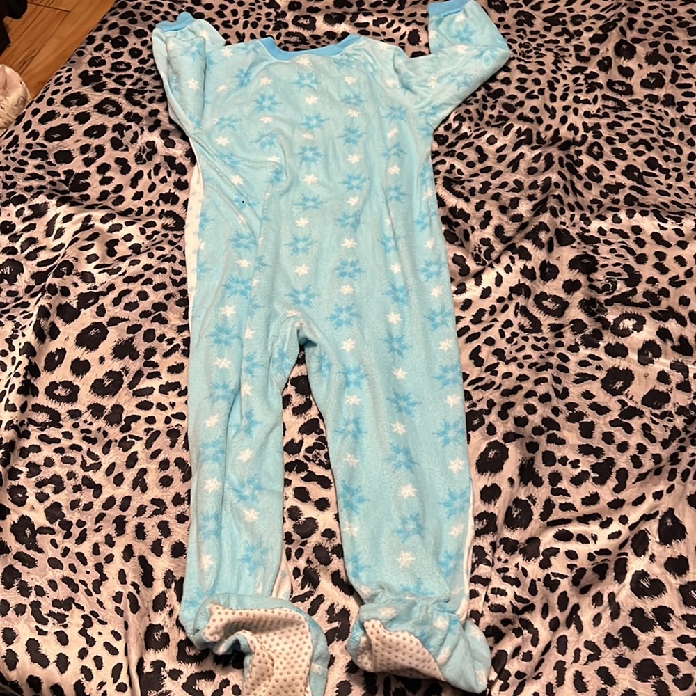 🆑FINAL PRICE‼️ Disney Frozen girls size 4T footed zip up one piece pajamas - Picture 3 of 3